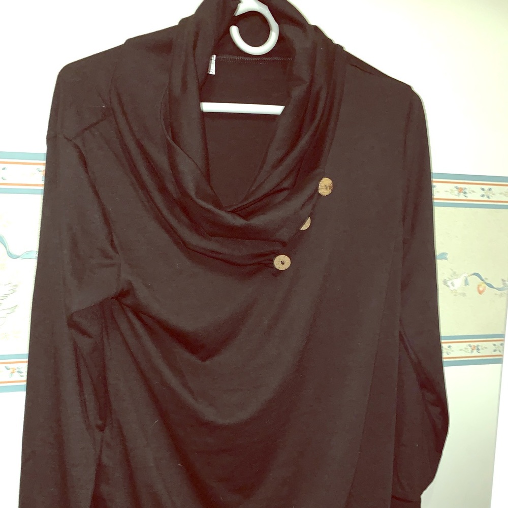 3 button cowl neck 3 quarter length sleeve shirt